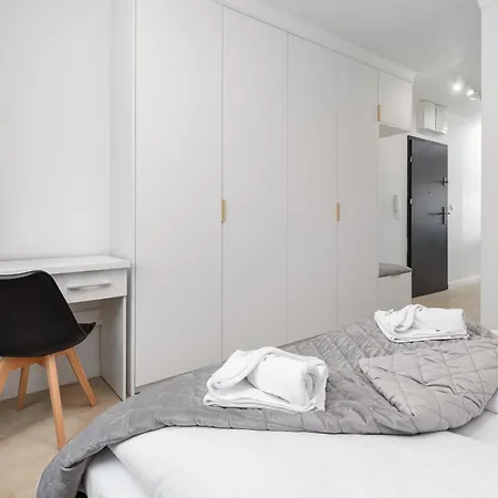 アパート Plac Slowianski With Balcony Center By Renters シフィノウイシチェ