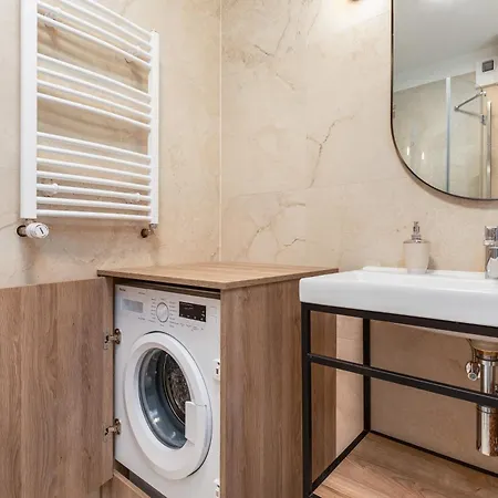 アパート Plac Slowianski With Balcony Center By Renters シフィノウイシチェ