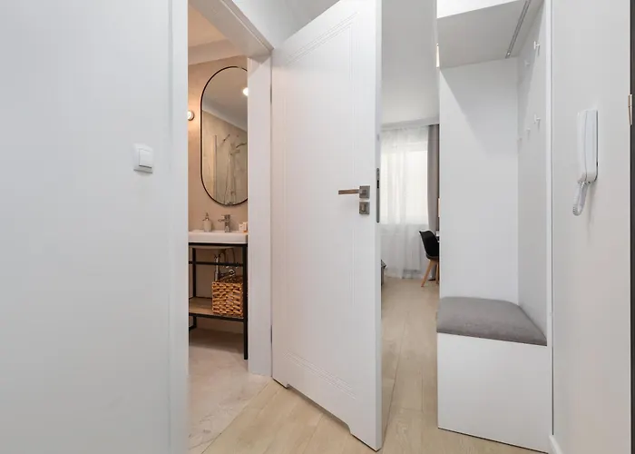 Plac Slowianski With Balcony Center By Renters Appartement Świnoujście